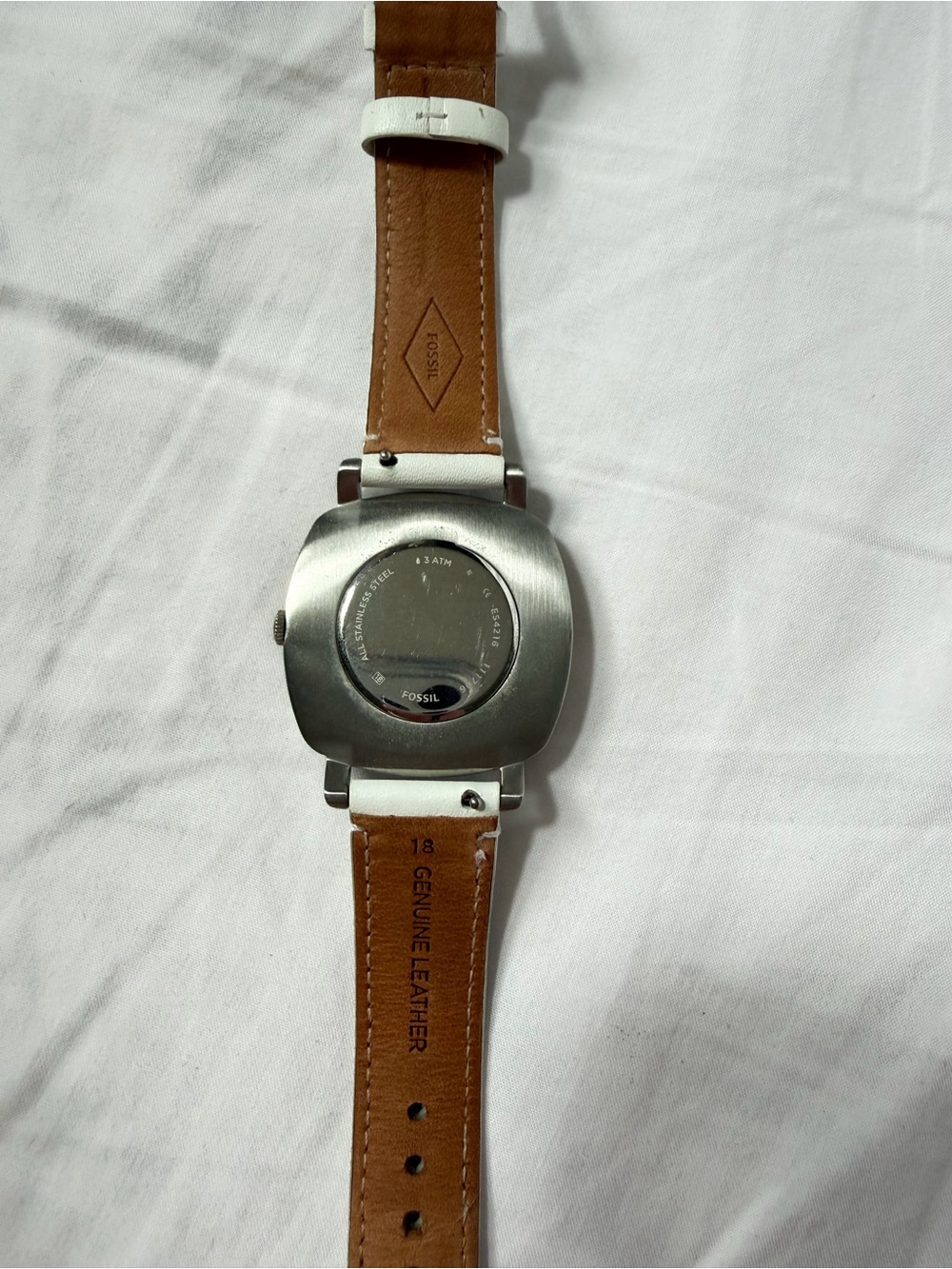 Fossil White Leather Watch | Silver-Tone Case | Minimalist Retro Style Watch - Picture 4 of 4